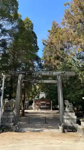 建部日吉神社の{uncategorized: "未分類", other: "その他", undefined: "問題あり", building: "その他建物", grave: "お墓", sacred_gate: "鳥居", guardian: "狛犬", statue: "像", buddha: "仏像", history: "歴史", nature: "自然", garden: "庭園", animal: "動物", pagoda: "塔", temizu: "手水舎", mountain_gate: "山門・神門", sanctuary: "本殿・本堂", subordinate: "末社・摂社", art: "芸術", scenery: "景色", jizo: "地蔵", ema: "絵馬", goshuin: "御朱印", omikuji: "おみくじ", items: "授与品その他", amulet: "お守り", goshuincho: "御朱印帳", eats: "食事", festival: "お祭り", votive_dance: "神楽", shichigosan: "七五三参", wedding: "結婚式", experience: "体験その他", initially: "初詣", around: "周辺", anti_infection: "感染症対策"}