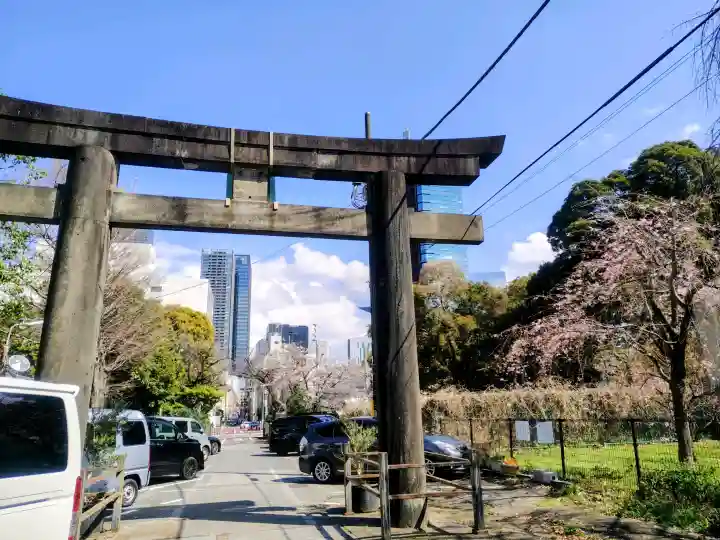 芝東照宮の{uncategorized: "未分類", other: "その他", undefined: "問題あり", building: "その他建物", grave: "お墓", sacred_gate: "鳥居", guardian: "狛犬", statue: "像", buddha: "仏像", history: "歴史", nature: "自然", garden: "庭園", animal: "動物", pagoda: "塔", temizu: "手水舎", mountain_gate: "山門・神門", sanctuary: "本殿・本堂", subordinate: "末社・摂社", art: "芸術", scenery: "景色", jizo: "地蔵", ema: "絵馬", goshuin: "御朱印", omikuji: "おみくじ", items: "授与品その他", amulet: "お守り", goshuincho: "御朱印帳", eats: "食事", festival: "お祭り", votive_dance: "神楽", shichigosan: "七五三参", wedding: "結婚式", experience: "体験その他", initially: "初詣", around: "周辺", anti_infection: "感染症対策"}