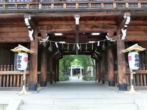 石切劔箭神社の山門