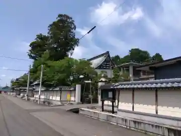 超勝寺(西超勝寺)の{uncategorized: "未分類", other: "その他", undefined: "問題あり", building: "その他建物", grave: "お墓", sacred_gate: "鳥居", guardian: "狛犬", statue: "像", buddha: "仏像", history: "歴史", nature: "自然", garden: "庭園", animal: "動物", pagoda: "塔", temizu: "手水舎", mountain_gate: "山門・神門", sanctuary: "本殿・本堂", subordinate: "末社・摂社", art: "芸術", scenery: "景色", jizo: "地蔵", ema: "絵馬", goshuin: "御朱印", omikuji: "おみくじ", items: "授与品その他", amulet: "お守り", goshuincho: "御朱印帳", eats: "食事", festival: "お祭り", votive_dance: "神楽", shichigosan: "七五三参", wedding: "結婚式", experience: "体験その他", initially: "初詣", around: "周辺", anti_infection: "感染症対策"}