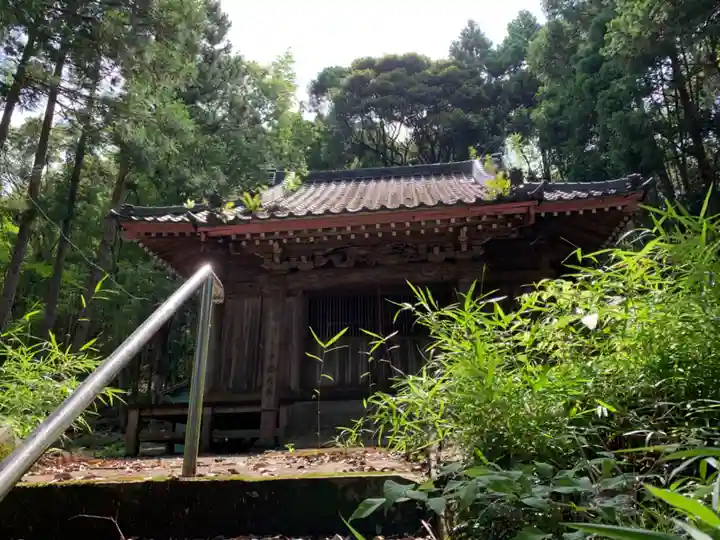 石間寺の本殿・本堂