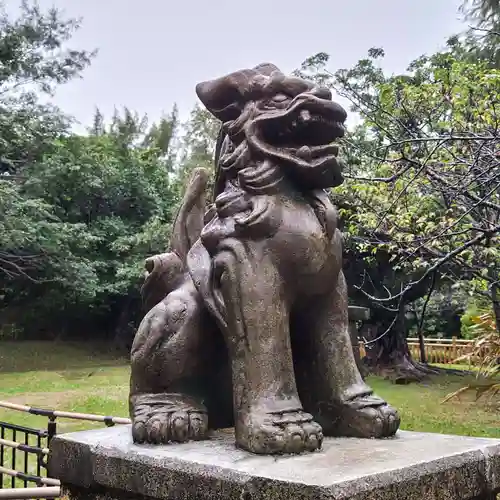 世持神社の狛犬