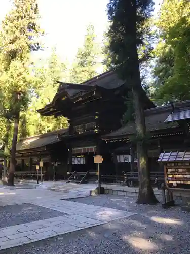 諏訪大社下社春宮の本殿・本堂