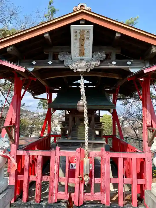 佐浦山伏見稲荷大明神の{uncategorized: "未分類", other: "その他", undefined: "問題あり", building: "その他建物", grave: "お墓", sacred_gate: "鳥居", guardian: "狛犬", statue: "像", buddha: "仏像", history: "歴史", nature: "自然", garden: "庭園", animal: "動物", pagoda: "塔", temizu: "手水舎", mountain_gate: "山門・神門", sanctuary: "本殿・本堂", subordinate: "末社・摂社", art: "芸術", scenery: "景色", jizo: "地蔵", ema: "絵馬", goshuin: "御朱印", omikuji: "おみくじ", items: "授与品その他", amulet: "お守り", goshuincho: "御朱印帳", eats: "食事", festival: "お祭り", votive_dance: "神楽", shichigosan: "七五三参", wedding: "結婚式", experience: "体験その他", initially: "初詣", around: "周辺", anti_infection: "感染症対策"}