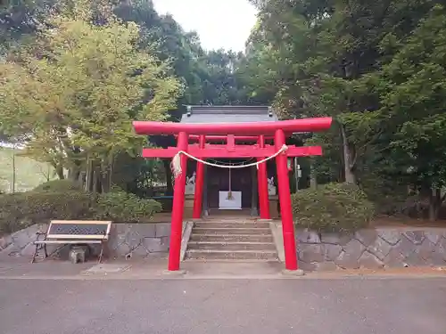 南大沢八幡神社の末社・摂社