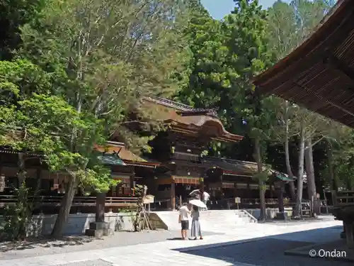 諏訪大社下社秋宮(長野県)