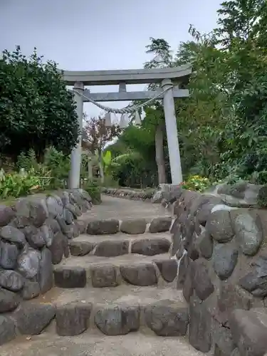 横浜御嶽神社の鳥居