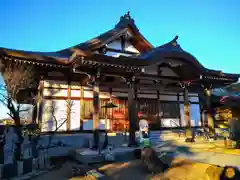 蓮華寺の本殿