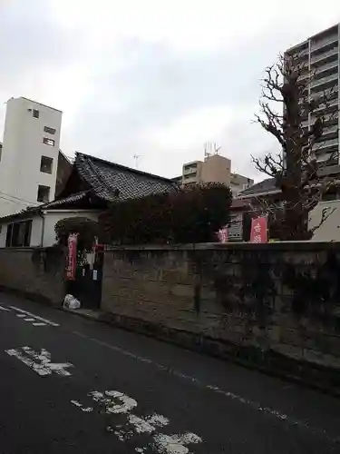 八王子成田山傳法院の本殿・本堂