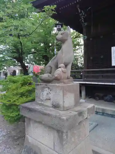 半田稲荷神社の狛犬