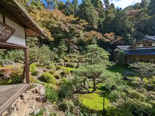 吸湖山　青岸寺の庭園