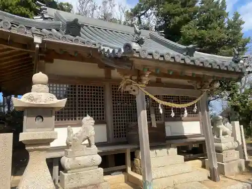西濱神社の{uncategorized: "未分類", other: "その他", undefined: "問題あり", building: "その他建物", grave: "お墓", sacred_gate: "鳥居", guardian: "狛犬", statue: "像", buddha: "仏像", history: "歴史", nature: "自然", garden: "庭園", animal: "動物", pagoda: "塔", temizu: "手水舎", mountain_gate: "山門・神門", sanctuary: "本殿・本堂", subordinate: "末社・摂社", art: "芸術", scenery: "景色", jizo: "地蔵", ema: "絵馬", goshuin: "御朱印", omikuji: "おみくじ", items: "授与品その他", amulet: "お守り", goshuincho: "御朱印帳", eats: "食事", festival: "お祭り", votive_dance: "神楽", shichigosan: "七五三参", wedding: "結婚式", experience: "体験その他", initially: "初詣", around: "周辺", anti_infection: "感染症対策"}