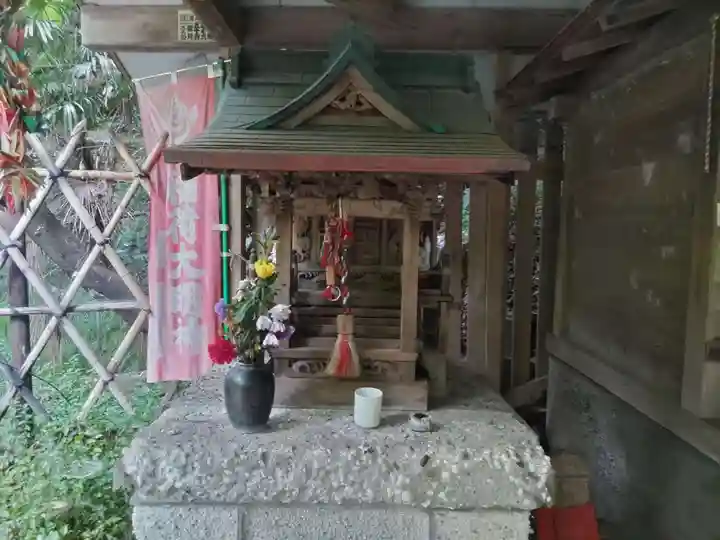 明王院(満願寺別院)の末社・摂社