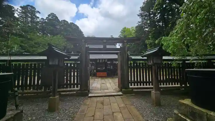 小御門神社の{uncategorized: "未分類", other: "その他", undefined: "問題あり", building: "その他建物", grave: "お墓", sacred_gate: "鳥居", guardian: "狛犬", statue: "像", buddha: "仏像", history: "歴史", nature: "自然", garden: "庭園", animal: "動物", pagoda: "塔", temizu: "手水舎", mountain_gate: "山門・神門", sanctuary: "本殿・本堂", subordinate: "末社・摂社", art: "芸術", scenery: "景色", jizo: "地蔵", ema: "絵馬", goshuin: "御朱印", omikuji: "おみくじ", items: "授与品その他", amulet: "お守り", goshuincho: "御朱印帳", eats: "食事", festival: "お祭り", votive_dance: "神楽", shichigosan: "七五三参", wedding: "結婚式", experience: "体験その他", initially: "初詣", around: "周辺", anti_infection: "感染症対策"}