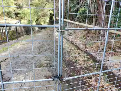 國狭槌神社の{uncategorized: "未分類", other: "その他", undefined: "問題あり", building: "その他建物", grave: "お墓", sacred_gate: "鳥居", guardian: "狛犬", statue: "像", buddha: "仏像", history: "歴史", nature: "自然", garden: "庭園", animal: "動物", pagoda: "塔", temizu: "手水舎", mountain_gate: "山門・神門", sanctuary: "本殿・本堂", subordinate: "末社・摂社", art: "芸術", scenery: "景色", jizo: "地蔵", ema: "絵馬", goshuin: "御朱印", omikuji: "おみくじ", items: "授与品その他", amulet: "お守り", goshuincho: "御朱印帳", eats: "食事", festival: "お祭り", votive_dance: "神楽", shichigosan: "七五三参", wedding: "結婚式", experience: "体験その他", initially: "初詣", around: "周辺", anti_infection: "感染症対策"}