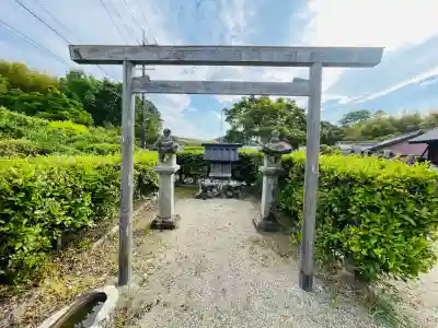 火地神社古社地の{uncategorized: "未分類", other: "その他", undefined: "問題あり", building: "その他建物", grave: "お墓", sacred_gate: "鳥居", guardian: "狛犬", statue: "像", buddha: "仏像", history: "歴史", nature: "自然", garden: "庭園", animal: "動物", pagoda: "塔", temizu: "手水舎", mountain_gate: "山門・神門", sanctuary: "本殿・本堂", subordinate: "末社・摂社", art: "芸術", scenery: "景色", jizo: "地蔵", ema: "絵馬", goshuin: "御朱印", omikuji: "おみくじ", items: "授与品その他", amulet: "お守り", goshuincho: "御朱印帳", eats: "食事", festival: "お祭り", votive_dance: "神楽", shichigosan: "七五三参", wedding: "結婚式", experience: "体験その他", initially: "初詣", around: "周辺", anti_infection: "感染症対策"}