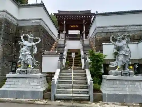 妙音寺の山門