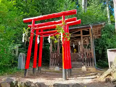 阿多由太神社の末社・摂社
