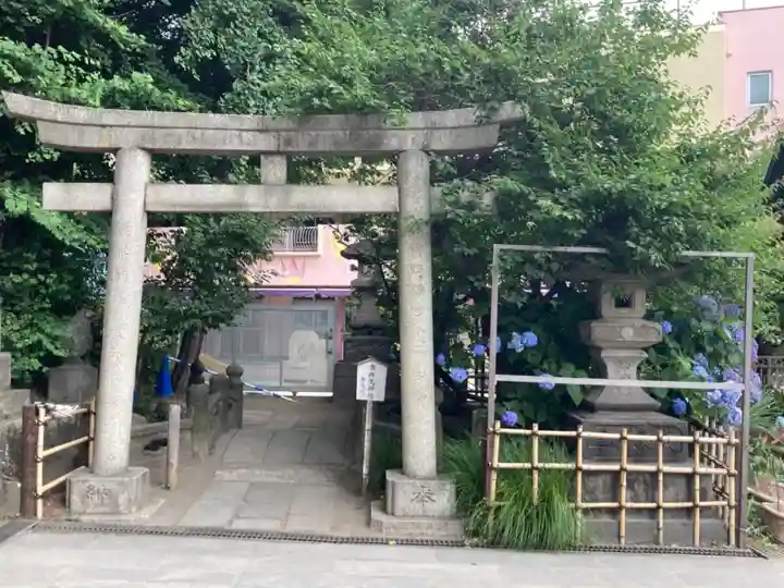 王子稲荷神社の鳥居