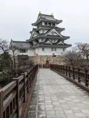 豊國神社の{uncategorized: "未分類", other: "その他", undefined: "問題あり", building: "その他建物", grave: "お墓", sacred_gate: "鳥居", guardian: "狛犬", statue: "像", buddha: "仏像", history: "歴史", nature: "自然", garden: "庭園", animal: "動物", pagoda: "塔", temizu: "手水舎", mountain_gate: "山門・神門", sanctuary: "本殿・本堂", subordinate: "末社・摂社", art: "芸術", scenery: "景色", jizo: "地蔵", ema: "絵馬", goshuin: "御朱印", omikuji: "おみくじ", items: "授与品その他", amulet: "お守り", goshuincho: "御朱印帳", eats: "食事", festival: "お祭り", votive_dance: "神楽", shichigosan: "七五三参", wedding: "結婚式", experience: "体験その他", initially: "初詣", around: "周辺", anti_infection: "感染症対策"}