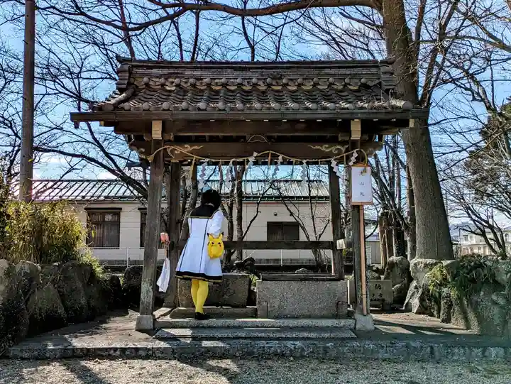 男山八幡宮の手水舎