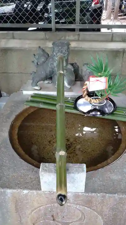 千住本氷川神社の手水舎
