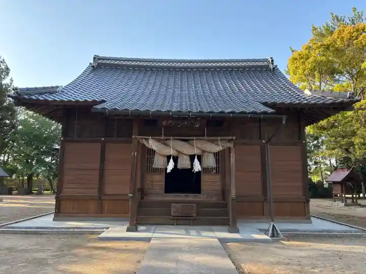 熊野神社の{uncategorized: "未分類", other: "その他", undefined: "問題あり", building: "その他建物", grave: "お墓", sacred_gate: "鳥居", guardian: "狛犬", statue: "像", buddha: "仏像", history: "歴史", nature: "自然", garden: "庭園", animal: "動物", pagoda: "塔", temizu: "手水舎", mountain_gate: "山門・神門", sanctuary: "本殿・本堂", subordinate: "末社・摂社", art: "芸術", scenery: "景色", jizo: "地蔵", ema: "絵馬", goshuin: "御朱印", omikuji: "おみくじ", items: "授与品その他", amulet: "お守り", goshuincho: "御朱印帳", eats: "食事", festival: "お祭り", votive_dance: "神楽", shichigosan: "七五三参", wedding: "結婚式", experience: "体験その他", initially: "初詣", around: "周辺", anti_infection: "感染症対策"}