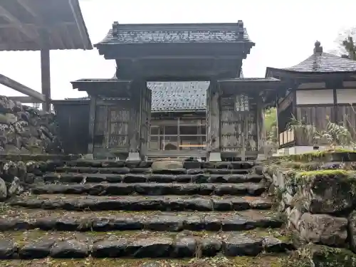 平泉寺白山神社の{uncategorized: "未分類", other: "その他", undefined: "問題あり", building: "その他建物", grave: "お墓", sacred_gate: "鳥居", guardian: "狛犬", statue: "像", buddha: "仏像", history: "歴史", nature: "自然", garden: "庭園", animal: "動物", pagoda: "塔", temizu: "手水舎", mountain_gate: "山門・神門", sanctuary: "本殿・本堂", subordinate: "末社・摂社", art: "芸術", scenery: "景色", jizo: "地蔵", ema: "絵馬", goshuin: "御朱印", omikuji: "おみくじ", items: "授与品その他", amulet: "お守り", goshuincho: "御朱印帳", eats: "食事", festival: "お祭り", votive_dance: "神楽", shichigosan: "七五三参", wedding: "結婚式", experience: "体験その他", initially: "初詣", around: "周辺", anti_infection: "感染症対策"}