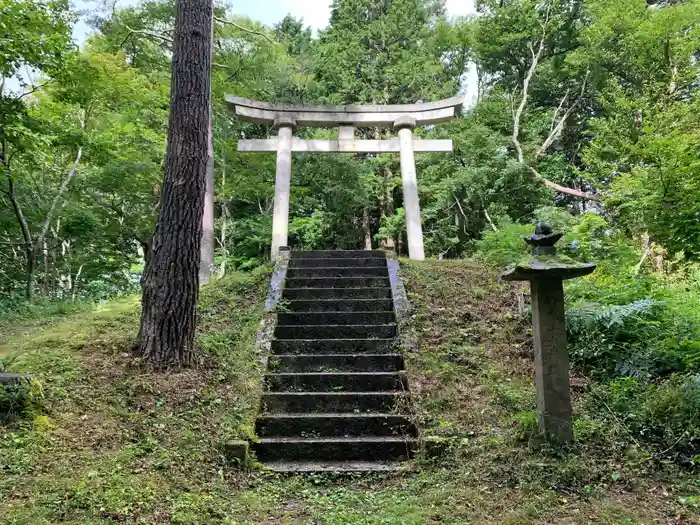 鳥居峠 御嶽神社の建物その他