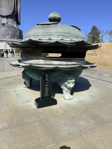 東本願寺本廟 牛久浄苑（牛久大仏）の{uncategorized: "未分類", other: "その他", undefined: "問題あり", building: "その他建物", grave: "お墓", sacred_gate: "鳥居", guardian: "狛犬", statue: "像", buddha: "仏像", history: "歴史", nature: "自然", garden: "庭園", animal: "動物", pagoda: "塔", temizu: "手水舎", mountain_gate: "山門・神門", sanctuary: "本殿・本堂", subordinate: "末社・摂社", art: "芸術", scenery: "景色", jizo: "地蔵", ema: "絵馬", goshuin: "御朱印", omikuji: "おみくじ", items: "授与品その他", amulet: "お守り", goshuincho: "御朱印帳", eats: "食事", festival: "お祭り", votive_dance: "神楽", shichigosan: "七五三参", wedding: "結婚式", experience: "体験その他", initially: "初詣", around: "周辺", anti_infection: "感染症対策"}