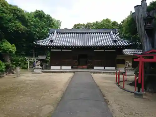 中臣須牟地神社の本殿