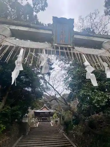 石座神社の{uncategorized: "未分類", other: "その他", undefined: "問題あり", building: "その他建物", grave: "お墓", sacred_gate: "鳥居", guardian: "狛犬", statue: "像", buddha: "仏像", history: "歴史", nature: "自然", garden: "庭園", animal: "動物", pagoda: "塔", temizu: "手水舎", mountain_gate: "山門・神門", sanctuary: "本殿・本堂", subordinate: "末社・摂社", art: "芸術", scenery: "景色", jizo: "地蔵", ema: "絵馬", goshuin: "御朱印", omikuji: "おみくじ", items: "授与品その他", amulet: "お守り", goshuincho: "御朱印帳", eats: "食事", festival: "お祭り", votive_dance: "神楽", shichigosan: "七五三参", wedding: "結婚式", experience: "体験その他", initially: "初詣", around: "周辺", anti_infection: "感染症対策"}
