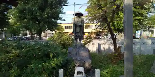 眞久寺の像