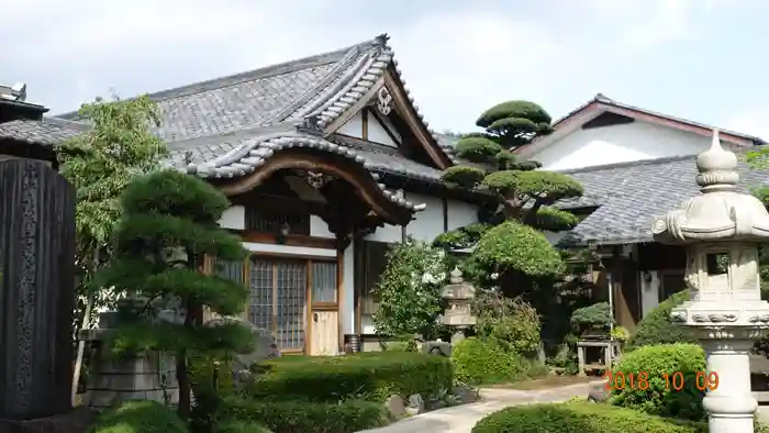 光傳寺の本殿