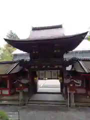 石上神宮の山門