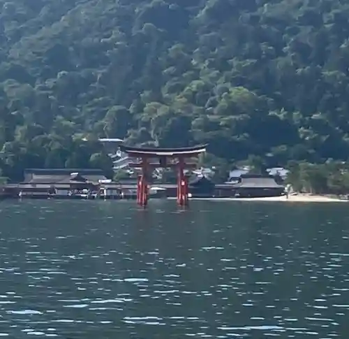 厳島神社の鳥居