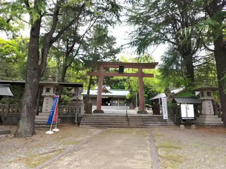 和歌山縣護國神社の{uncategorized: "未分類", other: "その他", undefined: "問題あり", building: "その他建物", grave: "お墓", sacred_gate: "鳥居", guardian: "狛犬", statue: "像", buddha: "仏像", history: "歴史", nature: "自然", garden: "庭園", animal: "動物", pagoda: "塔", temizu: "手水舎", mountain_gate: "山門・神門", sanctuary: "本殿・本堂", subordinate: "末社・摂社", art: "芸術", scenery: "景色", jizo: "地蔵", ema: "絵馬", goshuin: "御朱印", omikuji: "おみくじ", items: "授与品その他", amulet: "お守り", goshuincho: "御朱印帳", eats: "食事", festival: "お祭り", votive_dance: "神楽", shichigosan: "七五三参", wedding: "結婚式", experience: "体験その他", initially: "初詣", around: "周辺", anti_infection: "感染症対策"}