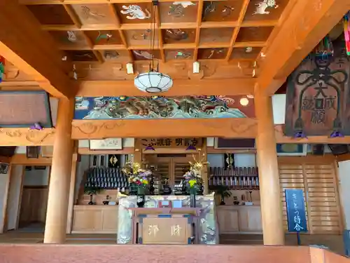 明言寺（石打こぶ観音）の本殿・本堂