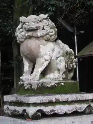 八神社の狛犬