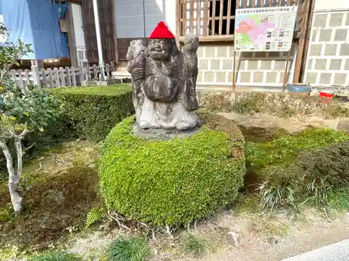 瓦屋寺の像