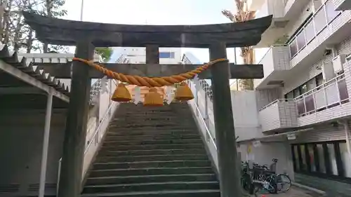 高輪神社の鳥居