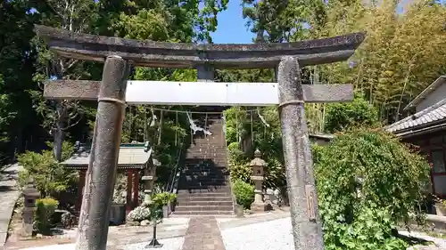 居神神社の鳥居