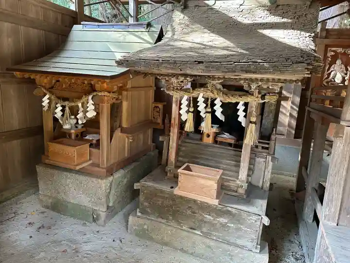 久佐々神社の{uncategorized: "未分類", other: "その他", undefined: "問題あり", building: "その他建物", grave: "お墓", sacred_gate: "鳥居", guardian: "狛犬", statue: "像", buddha: "仏像", history: "歴史", nature: "自然", garden: "庭園", animal: "動物", pagoda: "塔", temizu: "手水舎", mountain_gate: "山門・神門", sanctuary: "本殿・本堂", subordinate: "末社・摂社", art: "芸術", scenery: "景色", jizo: "地蔵", ema: "絵馬", goshuin: "御朱印", omikuji: "おみくじ", items: "授与品その他", amulet: "お守り", goshuincho: "御朱印帳", eats: "食事", festival: "お祭り", votive_dance: "神楽", shichigosan: "七五三参", wedding: "結婚式", experience: "体験その他", initially: "初詣", around: "周辺", anti_infection: "感染症対策"}