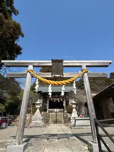谷崎天神社の{uncategorized: "未分類", other: "その他", undefined: "問題あり", building: "その他建物", grave: "お墓", sacred_gate: "鳥居", guardian: "狛犬", statue: "像", buddha: "仏像", history: "歴史", nature: "自然", garden: "庭園", animal: "動物", pagoda: "塔", temizu: "手水舎", mountain_gate: "山門・神門", sanctuary: "本殿・本堂", subordinate: "末社・摂社", art: "芸術", scenery: "景色", jizo: "地蔵", ema: "絵馬", goshuin: "御朱印", omikuji: "おみくじ", items: "授与品その他", amulet: "お守り", goshuincho: "御朱印帳", eats: "食事", festival: "お祭り", votive_dance: "神楽", shichigosan: "七五三参", wedding: "結婚式", experience: "体験その他", initially: "初詣", around: "周辺", anti_infection: "感染症対策"}