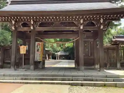 雄山神社前立社壇の山門・神門