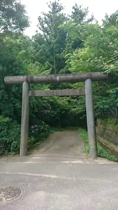 八幡神社の鳥居