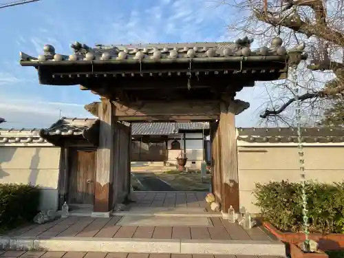 伊勢妙昌寺の{uncategorized: "未分類", other: "その他", undefined: "問題あり", building: "その他建物", grave: "お墓", sacred_gate: "鳥居", guardian: "狛犬", statue: "像", buddha: "仏像", history: "歴史", nature: "自然", garden: "庭園", animal: "動物", pagoda: "塔", temizu: "手水舎", mountain_gate: "山門・神門", sanctuary: "本殿・本堂", subordinate: "末社・摂社", art: "芸術", scenery: "景色", jizo: "地蔵", ema: "絵馬", goshuin: "御朱印", omikuji: "おみくじ", items: "授与品その他", amulet: "お守り", goshuincho: "御朱印帳", eats: "食事", festival: "お祭り", votive_dance: "神楽", shichigosan: "七五三参", wedding: "結婚式", experience: "体験その他", initially: "初詣", around: "周辺", anti_infection: "感染症対策"}