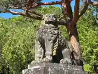 長野縣護國神社の{uncategorized: "未分類", other: "その他", undefined: "問題あり", building: "その他建物", grave: "お墓", sacred_gate: "鳥居", guardian: "狛犬", statue: "像", buddha: "仏像", history: "歴史", nature: "自然", garden: "庭園", animal: "動物", pagoda: "塔", temizu: "手水舎", mountain_gate: "山門・神門", sanctuary: "本殿・本堂", subordinate: "末社・摂社", art: "芸術", scenery: "景色", jizo: "地蔵", ema: "絵馬", goshuin: "御朱印", omikuji: "おみくじ", items: "授与品その他", amulet: "お守り", goshuincho: "御朱印帳", eats: "食事", festival: "お祭り", votive_dance: "神楽", shichigosan: "七五三参", wedding: "結婚式", experience: "体験その他", initially: "初詣", around: "周辺", anti_infection: "感染症対策"}