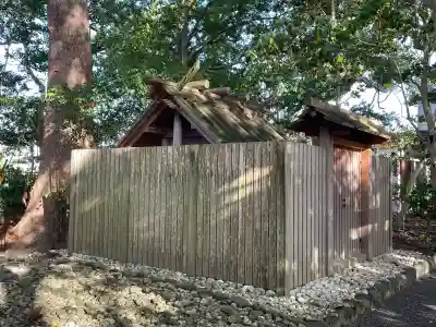 河原神社(豊受大神宮摂社)・毛理神社(豊受大神宮末社)の{uncategorized: "未分類", other: "その他", undefined: "問題あり", building: "その他建物", grave: "お墓", sacred_gate: "鳥居", guardian: "狛犬", statue: "像", buddha: "仏像", history: "歴史", nature: "自然", garden: "庭園", animal: "動物", pagoda: "塔", temizu: "手水舎", mountain_gate: "山門・神門", sanctuary: "本殿・本堂", subordinate: "末社・摂社", art: "芸術", scenery: "景色", jizo: "地蔵", ema: "絵馬", goshuin: "御朱印", omikuji: "おみくじ", items: "授与品その他", amulet: "お守り", goshuincho: "御朱印帳", eats: "食事", festival: "お祭り", votive_dance: "神楽", shichigosan: "七五三参", wedding: "結婚式", experience: "体験その他", initially: "初詣", around: "周辺", anti_infection: "感染症対策"}