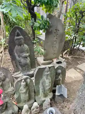 東淵寺の{uncategorized: "未分類", other: "その他", undefined: "問題あり", building: "その他建物", grave: "お墓", sacred_gate: "鳥居", guardian: "狛犬", statue: "像", buddha: "仏像", history: "歴史", nature: "自然", garden: "庭園", animal: "動物", pagoda: "塔", temizu: "手水舎", mountain_gate: "山門・神門", sanctuary: "本殿・本堂", subordinate: "末社・摂社", art: "芸術", scenery: "景色", jizo: "地蔵", ema: "絵馬", goshuin: "御朱印", omikuji: "おみくじ", items: "授与品その他", amulet: "お守り", goshuincho: "御朱印帳", eats: "食事", festival: "お祭り", votive_dance: "神楽", shichigosan: "七五三参", wedding: "結婚式", experience: "体験その他", initially: "初詣", around: "周辺", anti_infection: "感染症対策"}